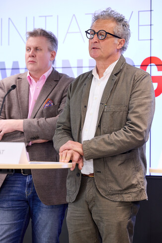 Bild 12 / 48